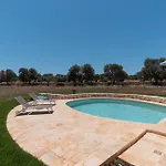 Trullo White Dream Con Piscina * カロヴィーニョ