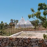 Trullo White Dream Con Piscina アパート