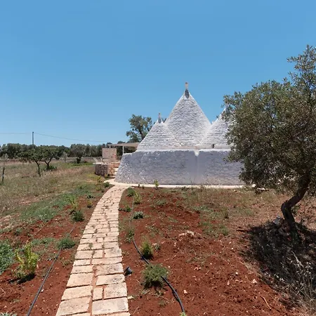 Trullo White Dream Con Piscina Carovigno