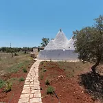 Trullo White Dream Con Piscina Carovigno