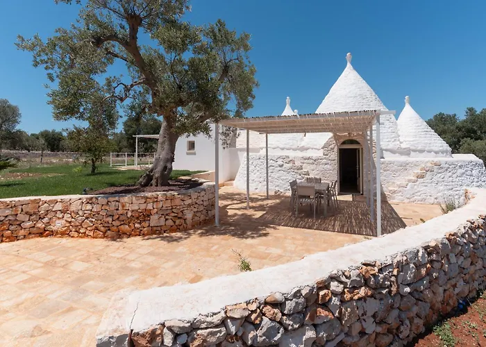 Trullo White Dream Con Piscina Carovigno