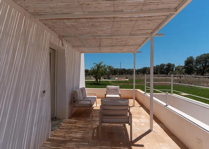 Trullo White Dream Con Piscina Carovigno